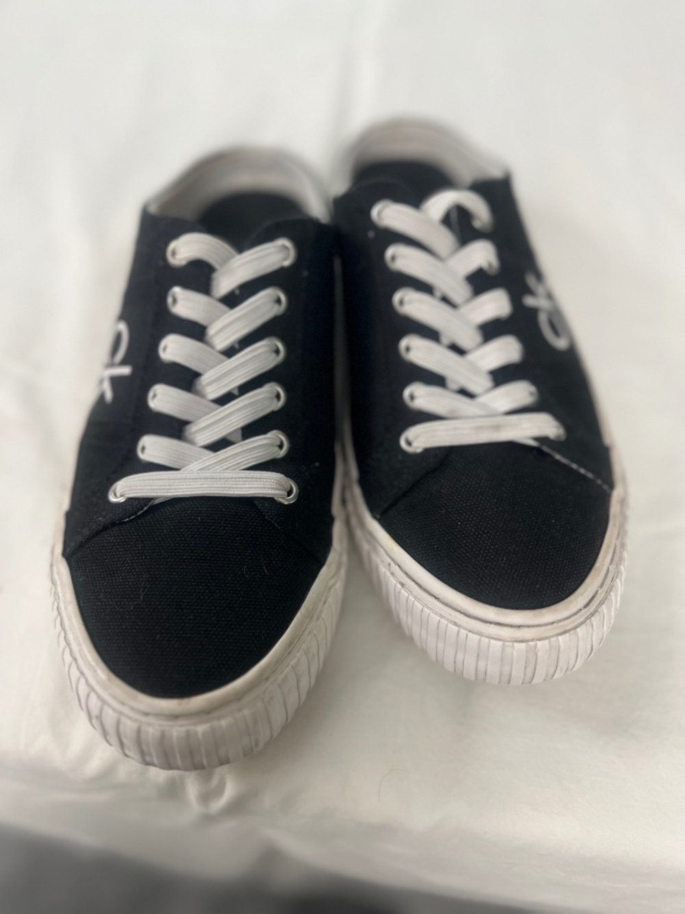Ck women’s size 6 slip on